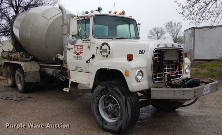 image for item IX9474 1977 Ford 9000  ready mix truck