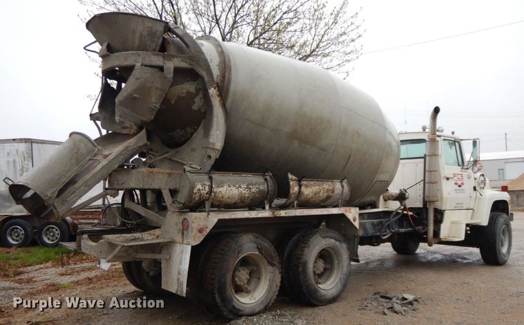 image for item IX9474 1977 Ford 9000  ready mix truck