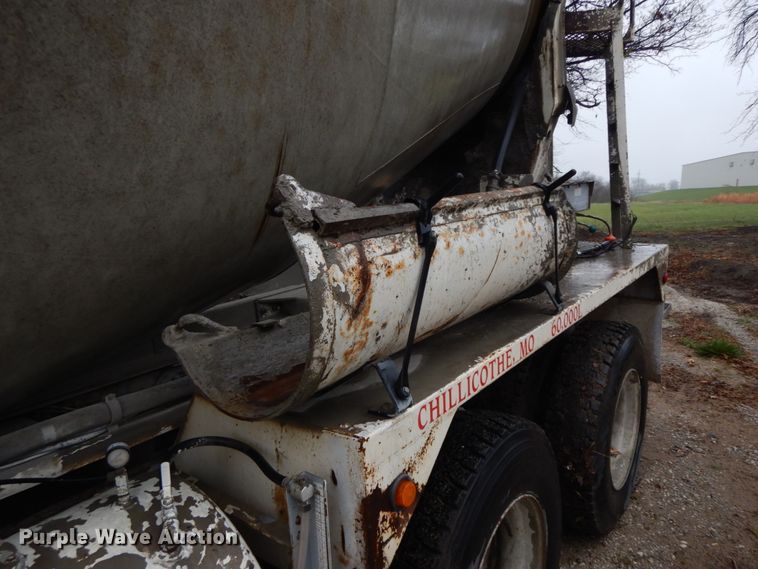 image for item IX9474 1977 Ford 9000  ready mix truck