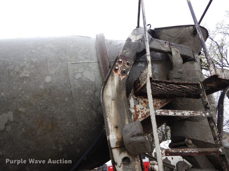 image for item IX9474 1977 Ford 9000  ready mix truck