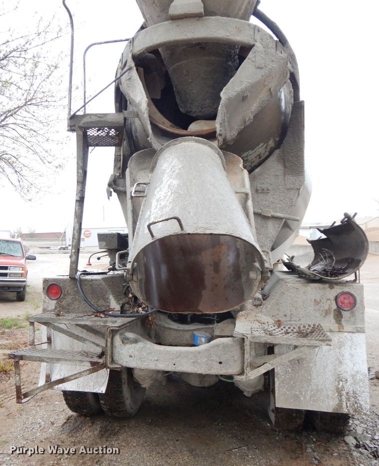 image for item IX9474 1977 Ford 9000  ready mix truck