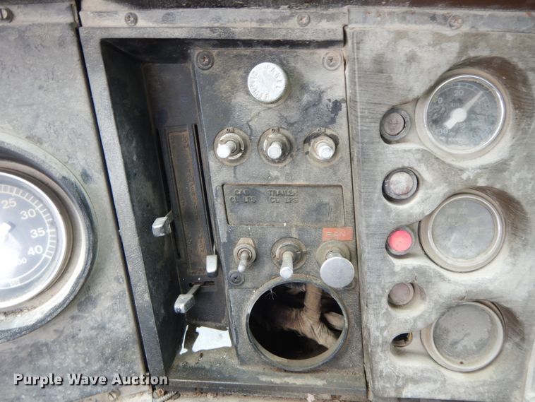 image for item IX9474 1977 Ford 9000  ready mix truck