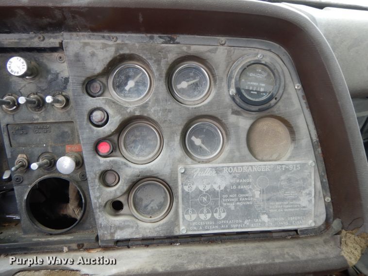 image for item IX9474 1977 Ford 9000  ready mix truck