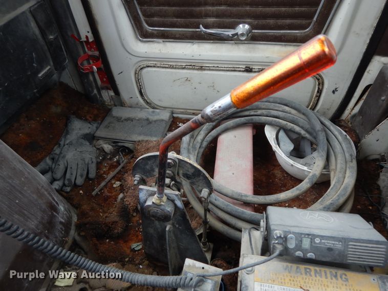 image for item IX9474 1977 Ford 9000  ready mix truck