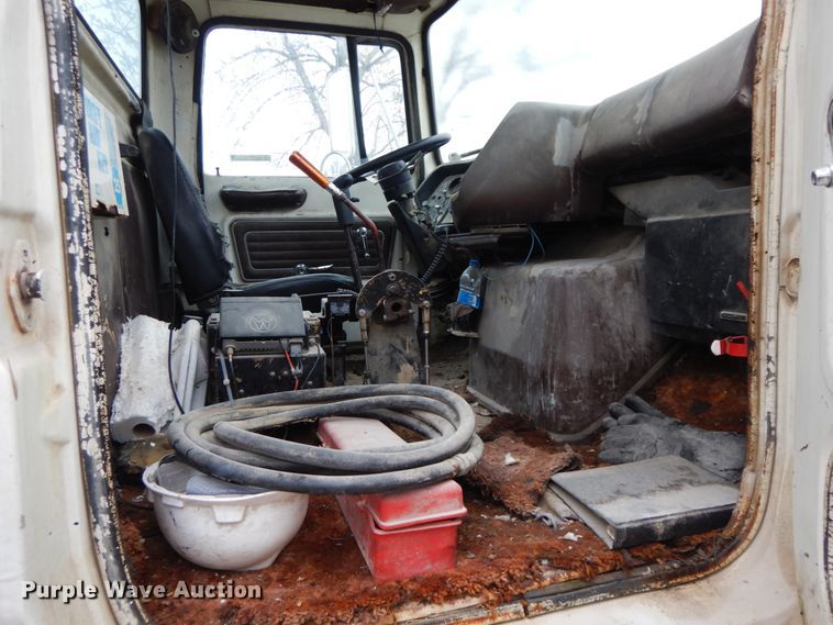 image for item IX9474 1977 Ford 9000  ready mix truck