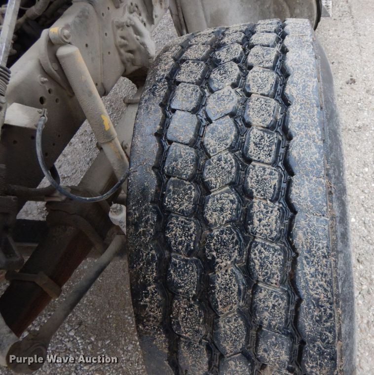 image for item IX9474 1977 Ford 9000  ready mix truck