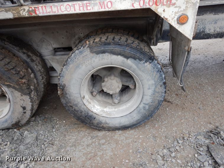 image for item IX9474 1977 Ford 9000  ready mix truck