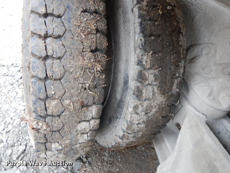 image for item IX9474 1977 Ford 9000  ready mix truck