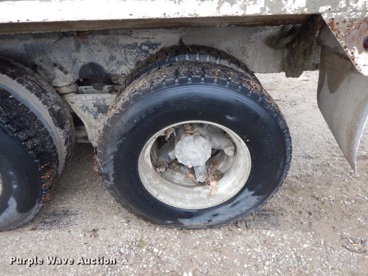 image for item IX9474 1977 Ford 9000  ready mix truck