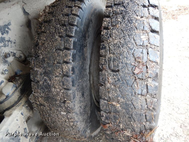 image for item IX9474 1977 Ford 9000  ready mix truck