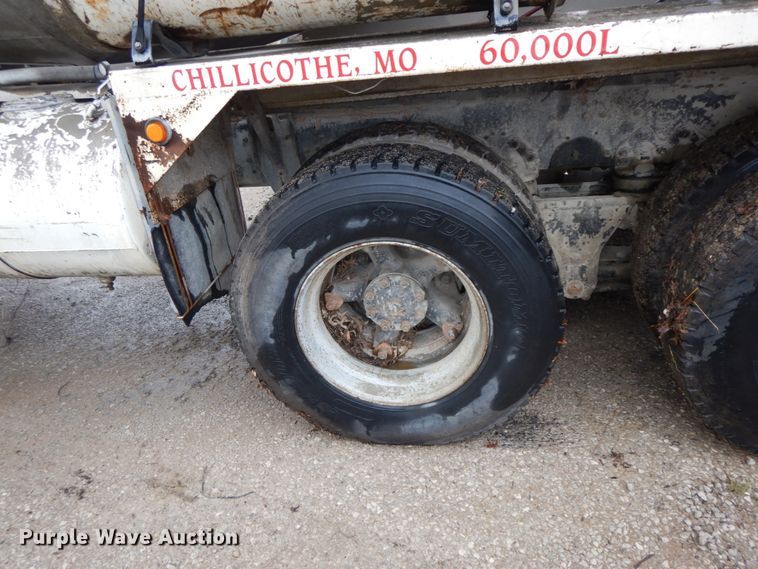 image for item IX9474 1977 Ford 9000  ready mix truck