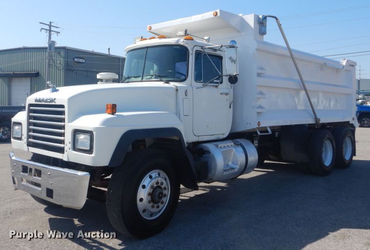 image for item IY9586 1996 Mack RD688S  dump truck
