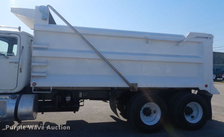 image for item IY9586 1996 Mack RD688S  dump truck