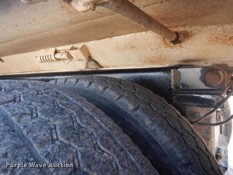 image for item IY9586 1996 Mack RD688S  dump truck