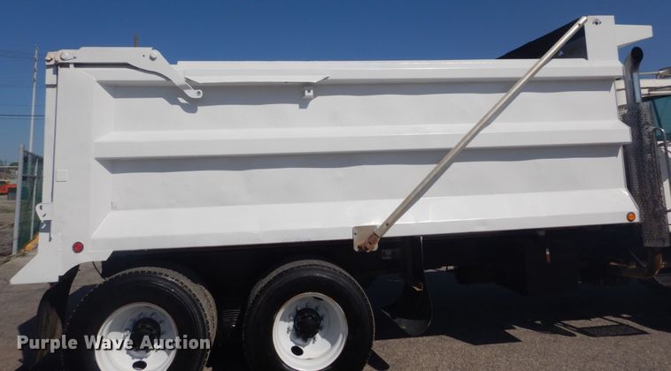 image for item IY9586 1996 Mack RD688S  dump truck