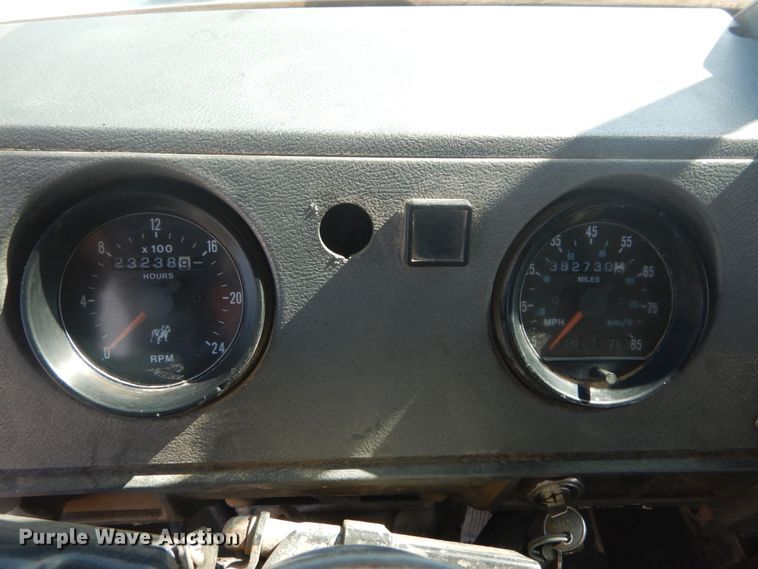 image for item IY9586 1996 Mack RD688S  dump truck