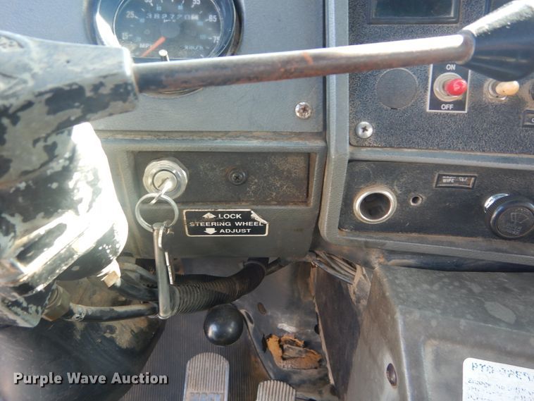 image for item IY9586 1996 Mack RD688S  dump truck