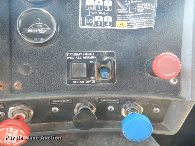 image for item IY9586 1996 Mack RD688S  dump truck