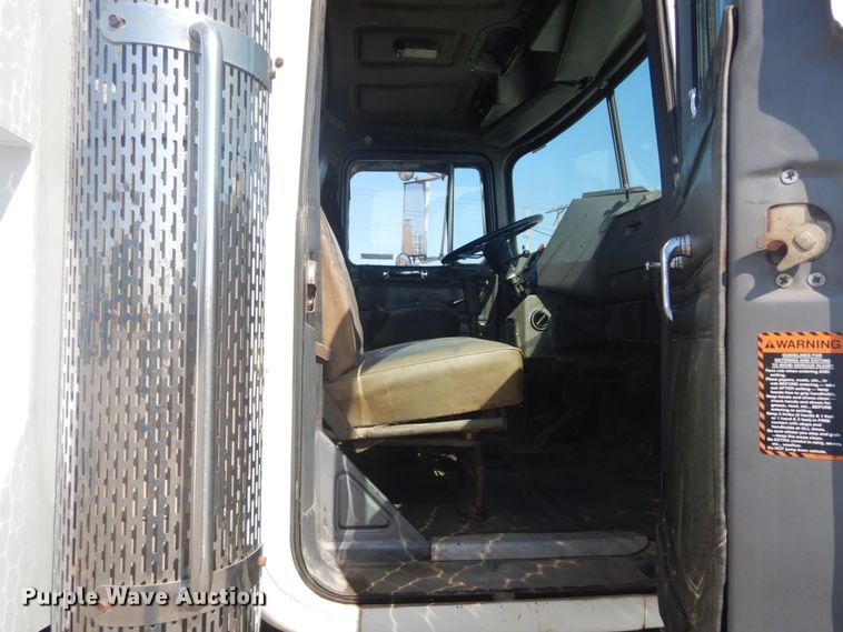 image for item IY9586 1996 Mack RD688S  dump truck