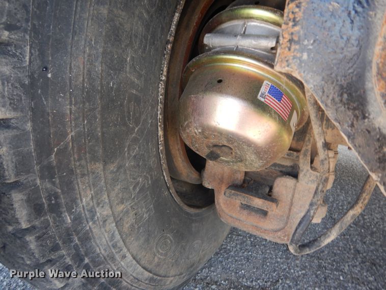 image for item IY9586 1996 Mack RD688S  dump truck