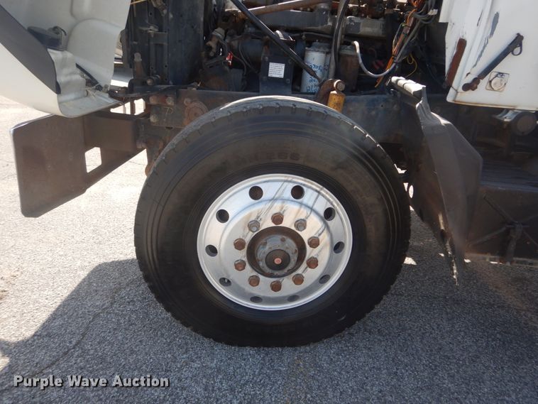 image for item IY9586 1996 Mack RD688S  dump truck