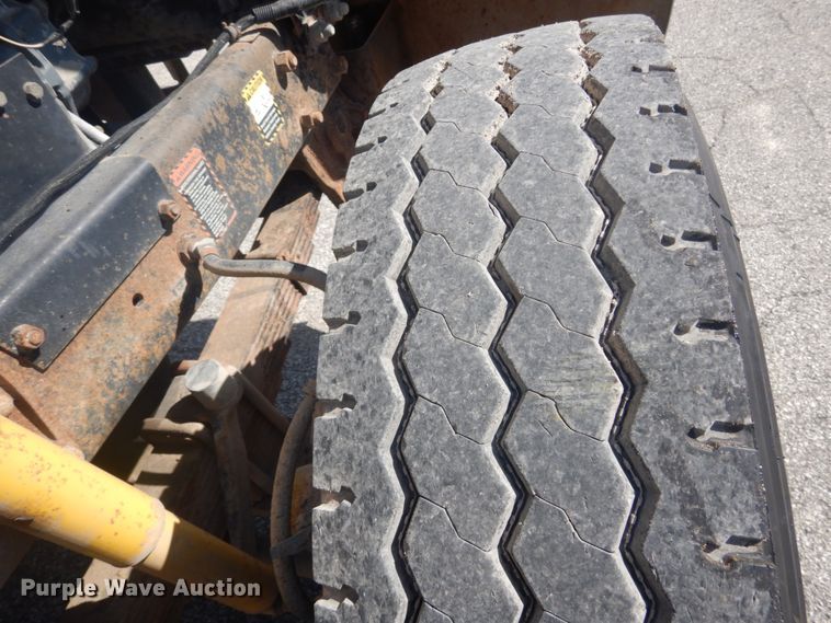 image for item IY9586 1996 Mack RD688S  dump truck