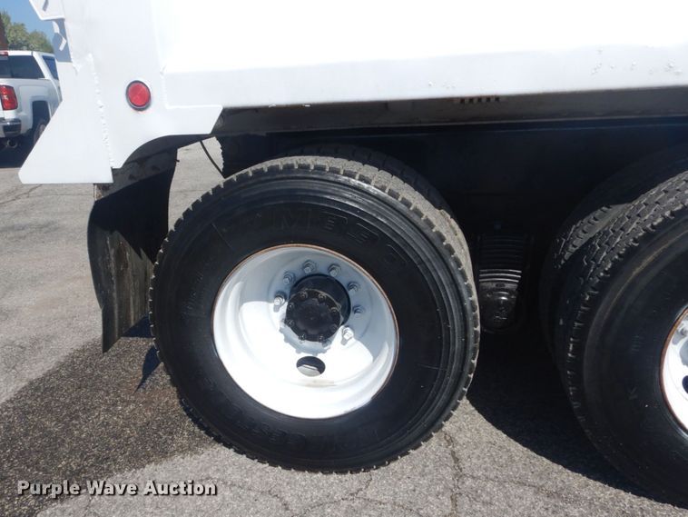 image for item IY9586 1996 Mack RD688S  dump truck