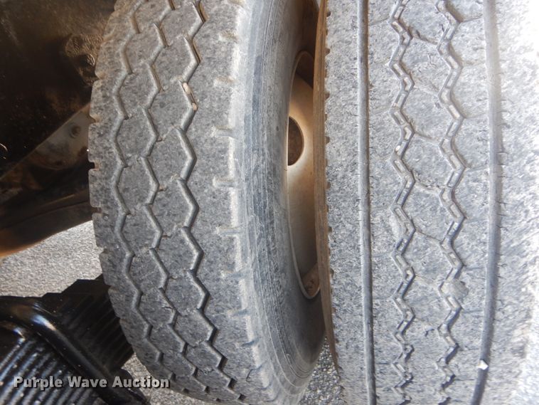 image for item IY9586 1996 Mack RD688S  dump truck