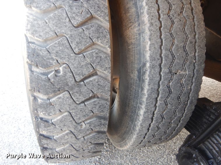 image for item IY9586 1996 Mack RD688S  dump truck