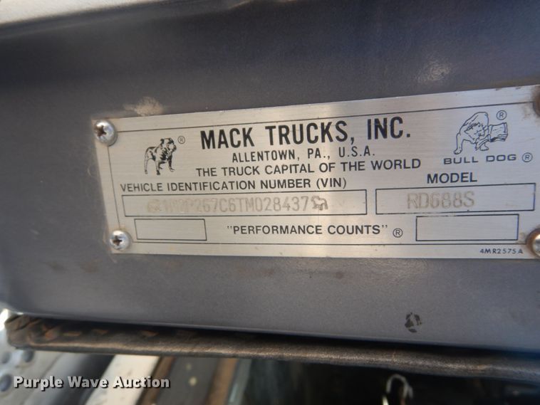 image for item IY9586 1996 Mack RD688S  dump truck