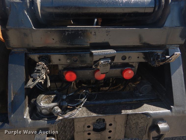 image for item IY9587 2000 Mack RD688S  hook lift truck