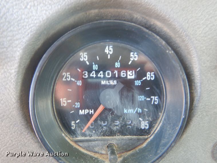 image for item IY9587 2000 Mack RD688S  hook lift truck