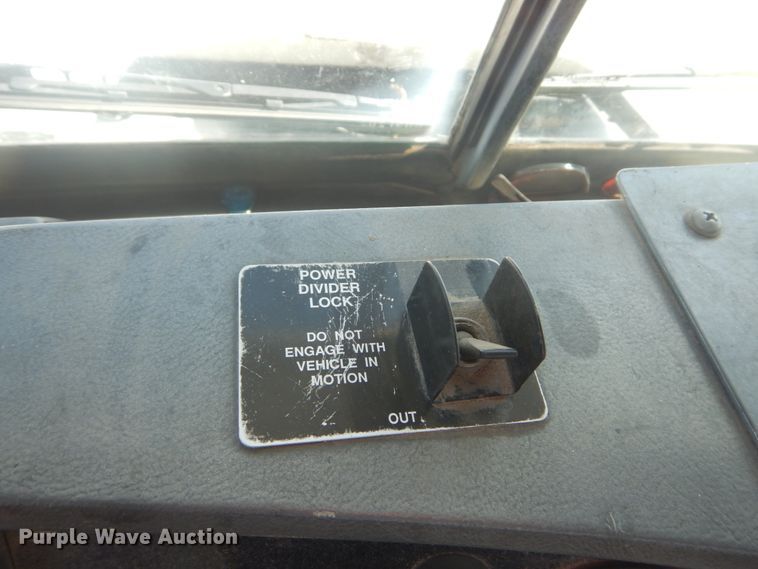 image for item IY9587 2000 Mack RD688S  hook lift truck