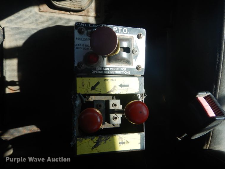 image for item IY9587 2000 Mack RD688S  hook lift truck