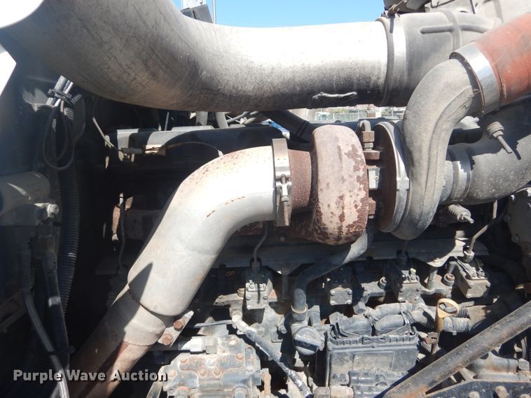 image for item IY9587 2000 Mack RD688S  hook lift truck