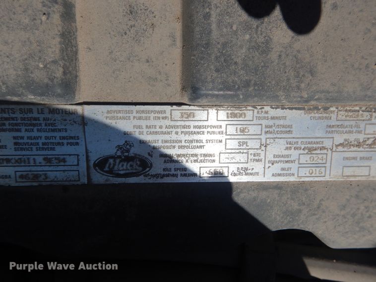 image for item IY9587 2000 Mack RD688S  hook lift truck