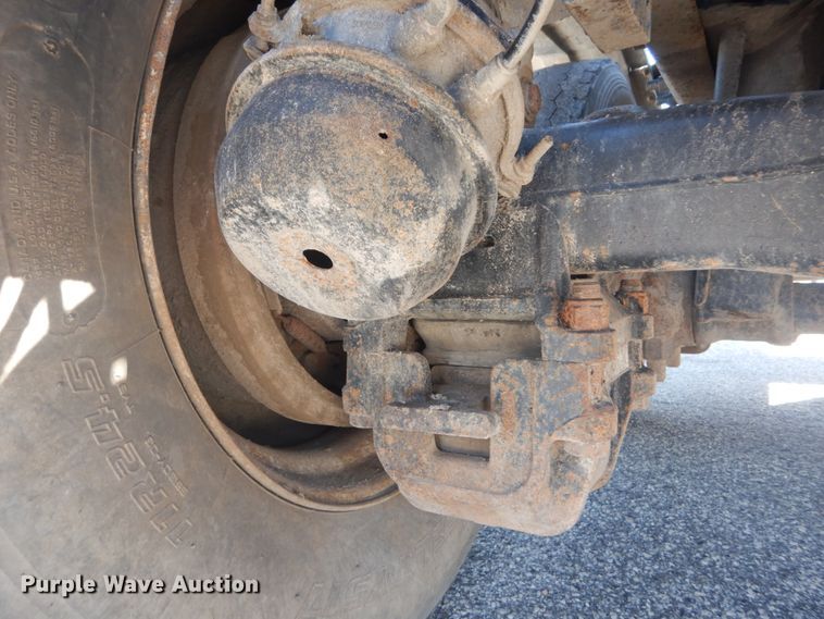 image for item IY9587 2000 Mack RD688S  hook lift truck