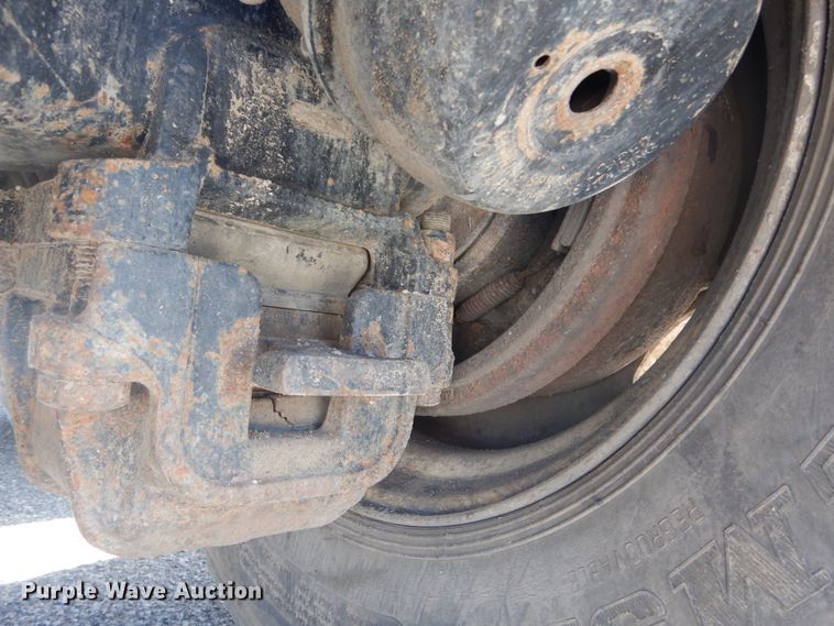 image for item IY9587 2000 Mack RD688S  hook lift truck