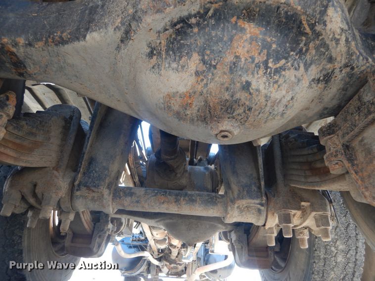 image for item IY9587 2000 Mack RD688S  hook lift truck