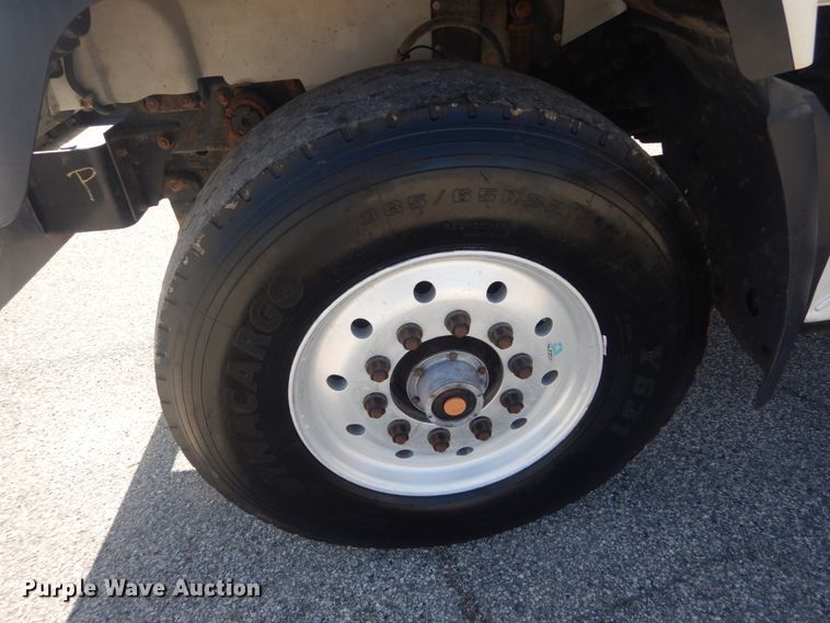 image for item IY9587 2000 Mack RD688S  hook lift truck