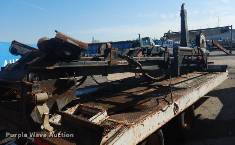 image for item IY9589 Palfinger PLTS32 hook lift bed