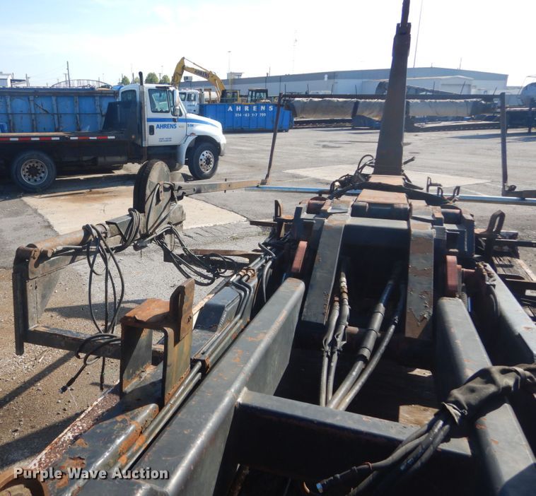 image for item IY9589 Palfinger PLTS32 hook lift bed