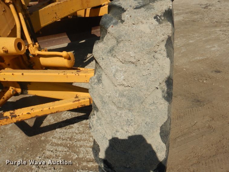 image for item IY9590 1963 Caterpillar 112  rigid frame motor grader