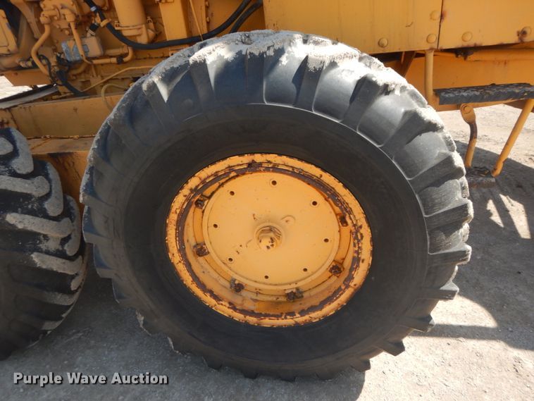 image for item IY9590 1963 Caterpillar 112  rigid frame motor grader