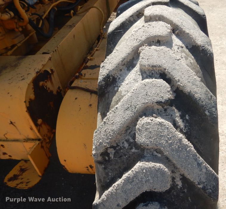 image for item IY9590 1963 Caterpillar 112  rigid frame motor grader