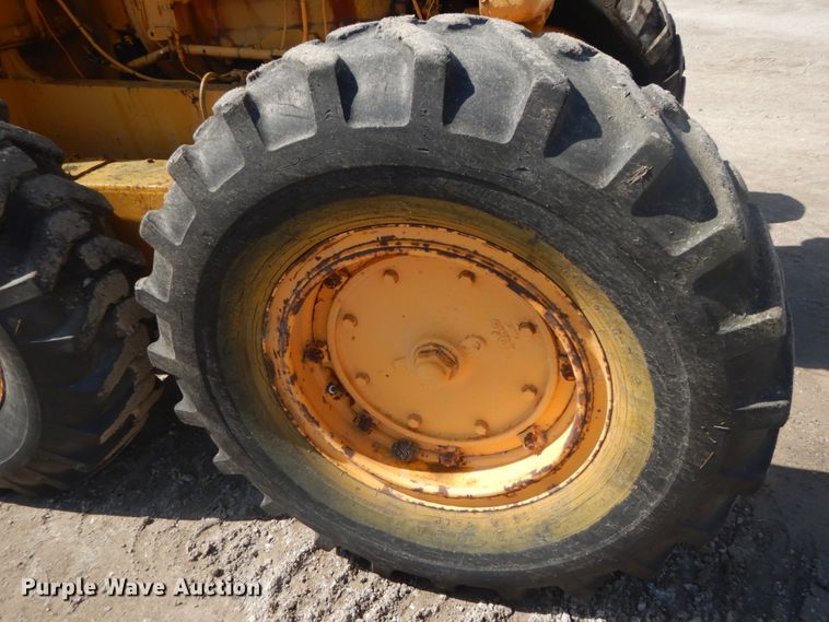 image for item IY9590 1963 Caterpillar 112  rigid frame motor grader