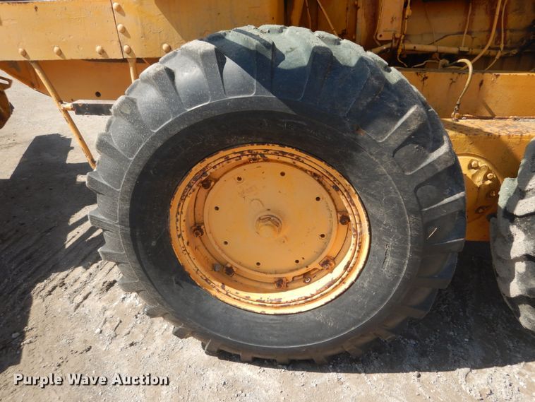 image for item IY9590 1963 Caterpillar 112  rigid frame motor grader