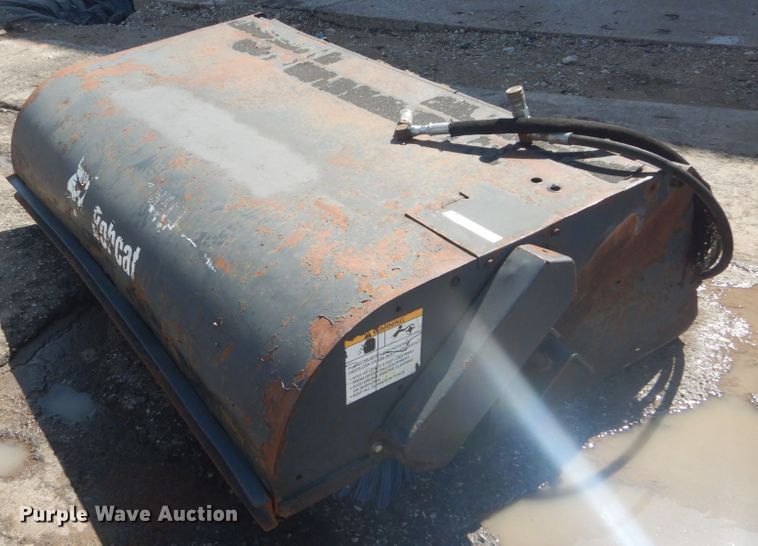 image for item IY9592 Bobcat 72"W skid steer sweeper
