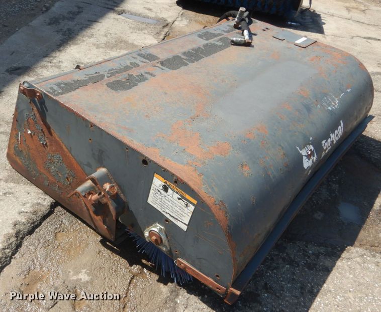 image for item IY9592 Bobcat 72"W skid steer sweeper