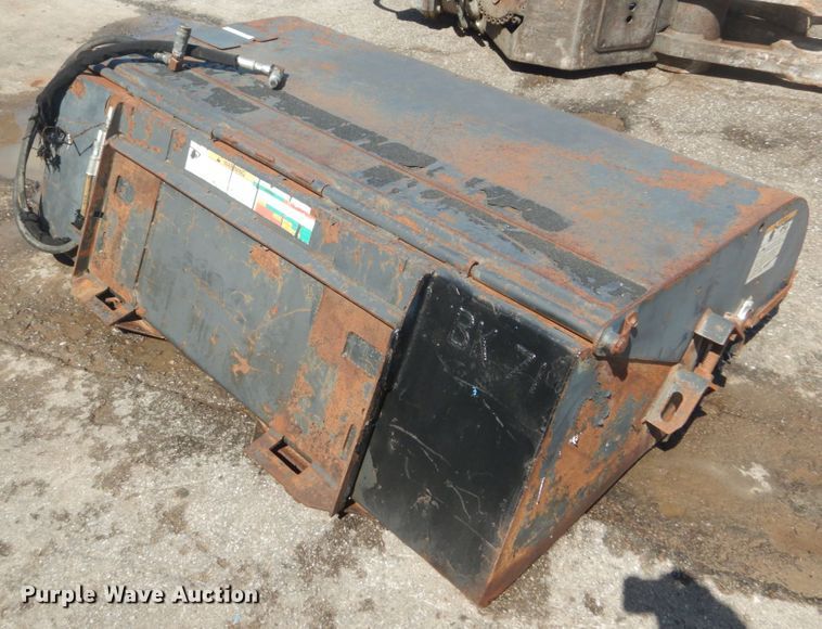 image for item IY9592 Bobcat 72"W skid steer sweeper
